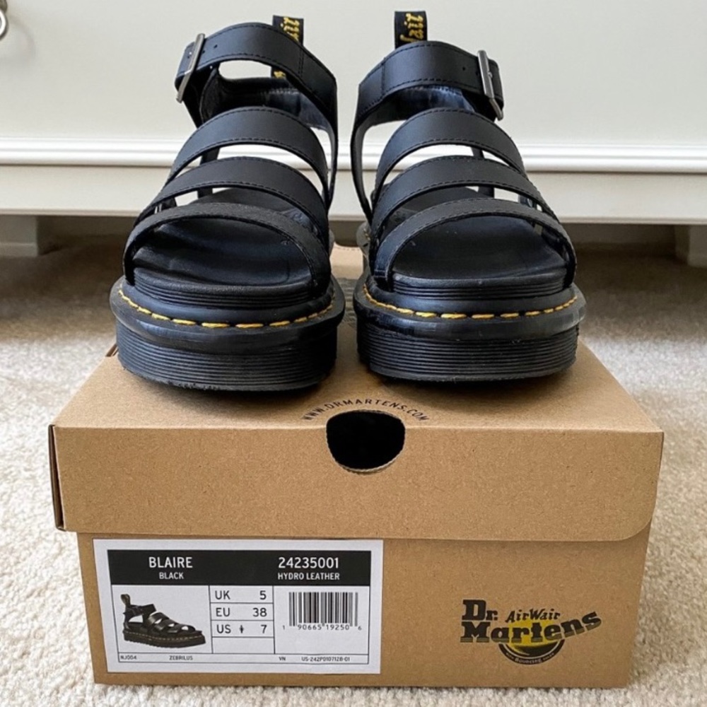 🥾 DR. MARTENS 🥾 Blaire Platform Sandals